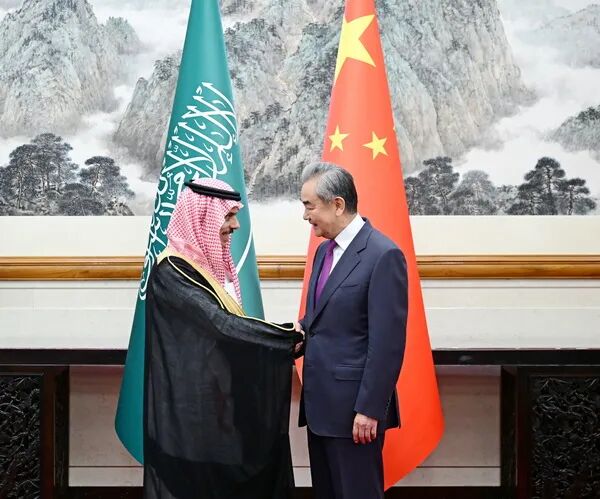 王毅同沙特外交大臣费萨尔会谈